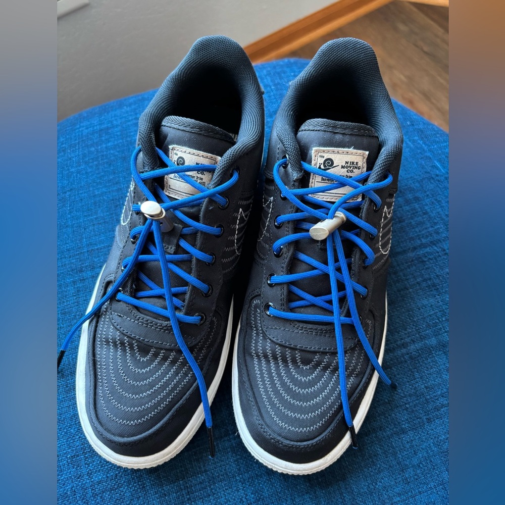 Nike shoes - Picture 2 of 5
